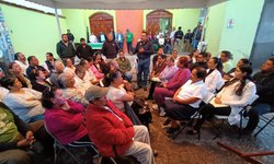 Pese a aguacero mañanero, fue integrado comité de salud en colonia San Rafael