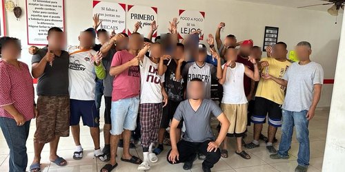 Red de Corazones Sabios del DIF Rioverde llevó taller de manualidades a centro de rehabilitación