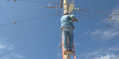 Arnulfo Urbiola giró instrucciones para instalar 30 lámparas LED en ejido Miguel Hidalgo de Rioverde