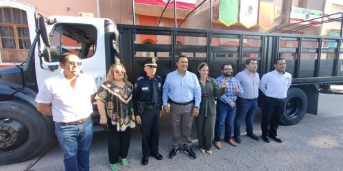 Gobierno Estatal entrega comodato un camión a Seguridad Pública de Rioverde