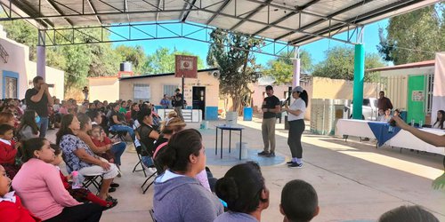 Familias de Machado reciben donación de BMW y Waves For Water