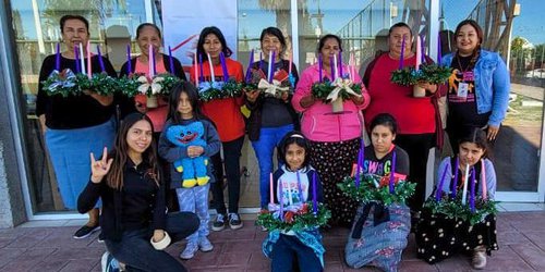 DIF Rioverde impartió taller de “Coronas de Adviento” el Barrio de Los Ángeles