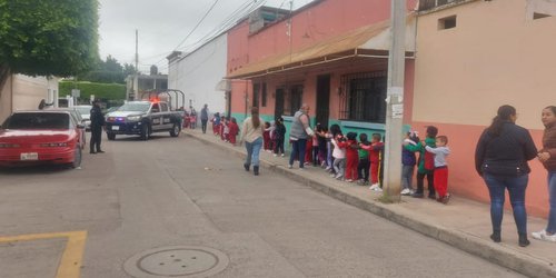 Simulacro de incendio se llevó a cabo en kínder Rosaura Zapata