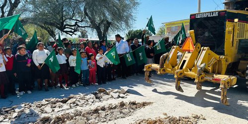 Inicia rehabilitación de calles en el ejido San Bartolo