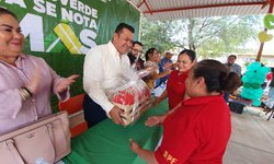 Arnulfo Urbiola inauguró techado en Telesecundaria de la comunidad La Palmita