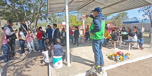 Protección Civil enseña a niños de primaria sobre prevención de incendios