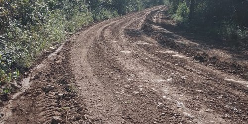 Gobierno mejora caminos cañeros en Tamasopo