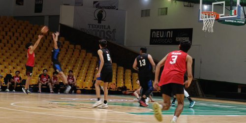 Rioverde y SLP arrasan en la eliminatoria de baloncesto