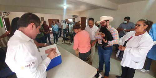 Vacunas antirrábicas y esterilizaciones llevaron a El Capulín