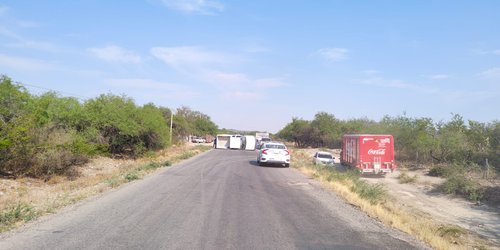 Familia herida en aparatoso choque en carretera libre a Cerritos