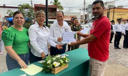 Reconocieron a paramédicos de Ciudad Fernández, en su día.