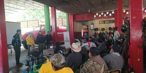 Capacitan a jueces y comisariados para combatir incendios forestales