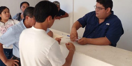 Se hace llamado para que jóvenes recojan su cartilla sellada