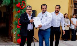 Con la entrega de escrituras, Gobierno Municipal de CDFDZ formaliza la entrega de un predio a SEPAPAR