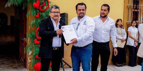 Con la entrega de escrituras, Gobierno Municipal de CDFDZ formaliza la entrega de un predio a SEPAPAR