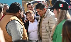 Familias reconocen a Ricardo Gallardo por apoyos alimentarios y obras en Villa de Ramos