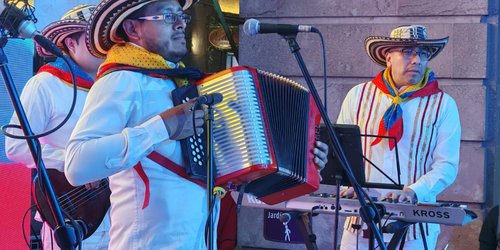 El corazón de la ciudad se vistió de salsa, cultura y tradición con el inicio de “San Luis Son Latino”