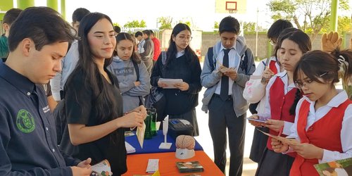 Feria vocacional hubo en la preparatoria "Celestino"