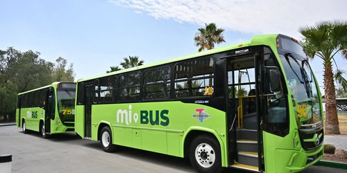 Ricardo Gallardo promueve renovación del transporte urbano con créditos accesibles