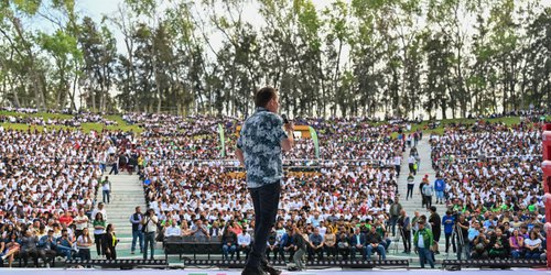 Un éxito conferencia de Chávez "El Sueño de un Campeón" en el Tangamanga