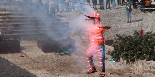 Historia y misticismo se vivió con quema de judas en Real de Catorce