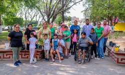 El Gobierno Municpal  y el SMDIF de CDFDZ en colaboración con el equipo “Cebollitas Down” reforestaron la plaza principal