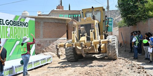 Ricardo Gallardo arranca pavimentaciones en Villa de Zaragoza