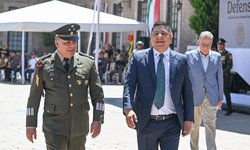 Ricardo Gallardo acude a evento conmemorativo de la Batalla de Puebla