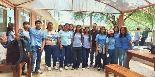 Alumnos de acuacultura de Ciudad Valles visitan granja La Cenicienta