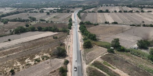 Ricardo Gallardo supervisa obras en el altiplano y anuncia nuevo puente