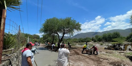 Avanza la rehabilitación de caminos en San José de Gallinas con apoyo de paisanos
