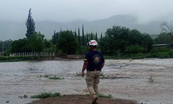 Monitorean niveles del río en Ciudad Fernández y cierran pasos por incremento de caudal