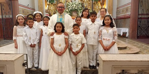 Niños de Casa Hogar CODI reciben su Primera Comunión en emotiva ceremonia