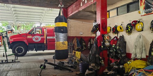 Bomberos de Rioverde aprovechan temporada baja para rehabilitar unidades y fortalecer capacitación