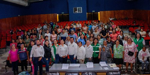 Histórico apoyo a las mujeres de CDFDZ se entregan por primera vez 250 Tarjetas Rosas