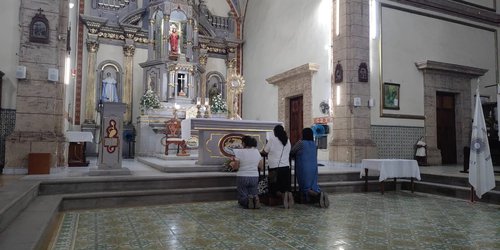 Iglesia católica en Ciudad Fernández se suma al llamado del Papa a orar y ayunar por la paz
