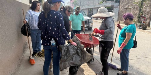 Gobierno Municipal impulsa jornada de limpieza en calles principales de Ciudad Fernández