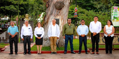 Funcionarios de CDFDZ honran la memoria del General Juan José Zenón Fernández