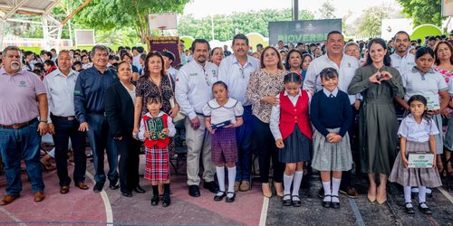 Ciudad Fernández presente en el arranque oficial de el ciclo escolar 2025-2026 en la zona media