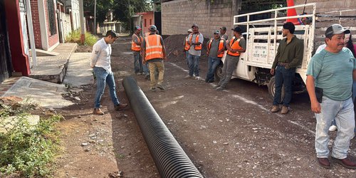 Vecinos, Ayuntamiento y OOSAPA inician obra de drenaje en Ciudad Fernández