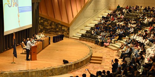 UASLP es motor de desarrollo social, afirma rector a estudiantes de nuevo ingreso de la FEPZH