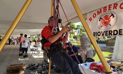 Bomberos refuerzan capacitación en rescate vertical y alertan por riesgos en pozos y espacios confinados