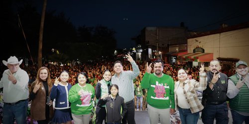 Ricardo Gallardo celebra con familias de la región media las posadas navideñas