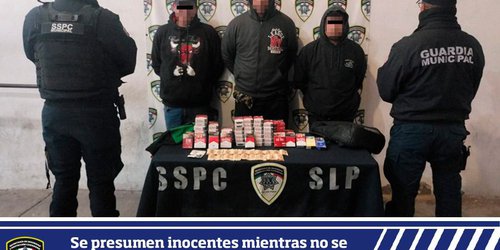 Ladrones robaron un Oxxo, pero fueron detenidos y recuperada la mercancía