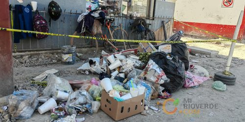 Comerciantes del mercado Cristóbal Colón denuncian acumulación de basura en zona de obra