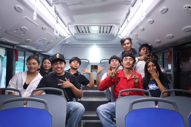 estudiantes_valles_red_metro_mirioverde.peg