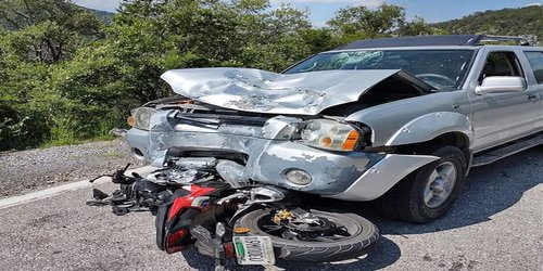 Dos lesionados en accidente en carretera Rioverde-SLP