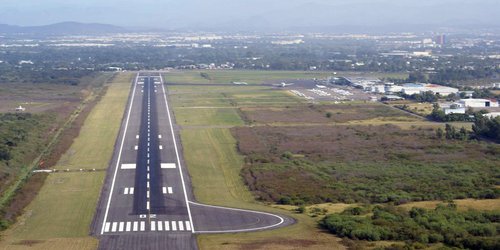 Aeroméxico cancela vuelos a Culiacán y activa políticas de protección