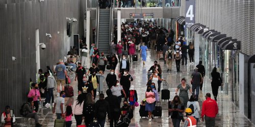 Falla en radares afecta vuelos entre México y Estados Unidos, reporta el AICM