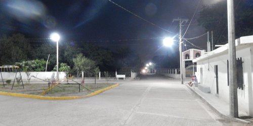 Pobladores de La Reforma, CdFdz logran iluminar y embellecer su plaza principal